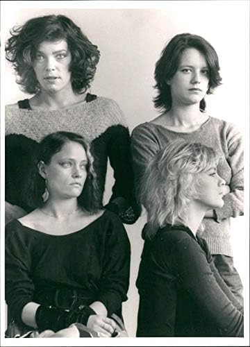 תמונה וינטג 'של שמפניה ורודה, אן קרלברגר וגונילה ולין, סטינה ברג 'וקארין ג' נסון