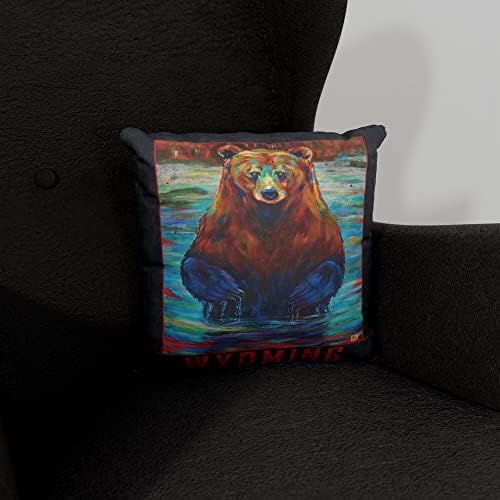 Wyoming Grizzly Bear Canvas זורק כרית לספה או לספה בבית ובמשרד מציור שמן מאת האמן קארי לר 18 x 18.